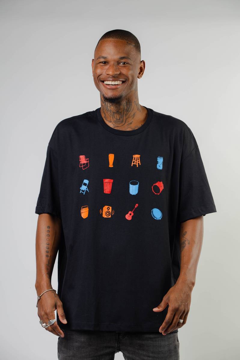 T-SHIRT CHURRASQUINHO PRETA